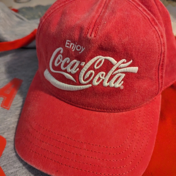 Coca-Cola collectibles GIFT-A-LOT! Sign, Funko, Hoodie, HAT! Basket Gift [4] - Picture 5 of 12